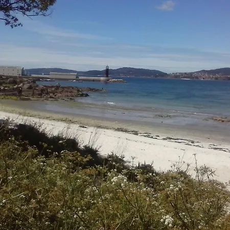 Playa Alcabre Apartment *