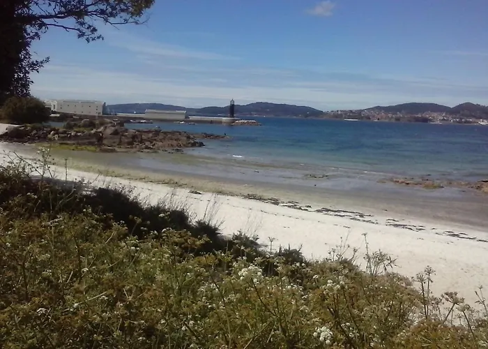 Playa Alcabre Apartment *